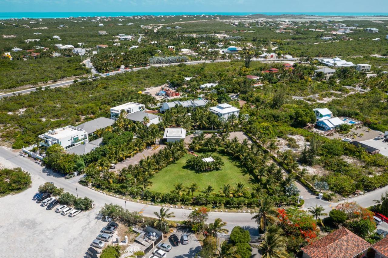 The Oasis At Grace Bay Hotel Exterior photo